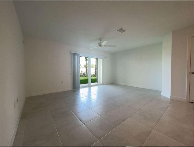 6907 Broadwater Lane, Lake Worth, FL 33467