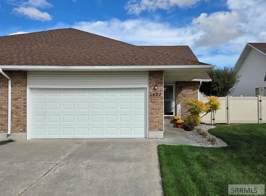 Image 2 of property listing at 1427 Elk Creek Drive, Idaho Falls, ID 83404