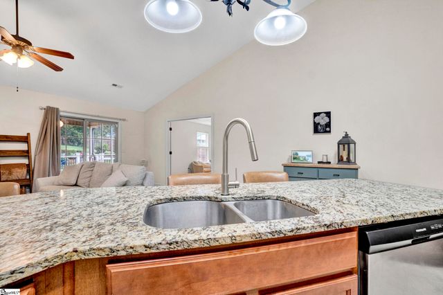 305 Bent River Drive, Inman, SC 29349