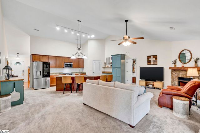 305 Bent River Drive, Inman, SC 29349