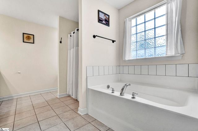 305 Bent River Drive, Inman, SC 29349