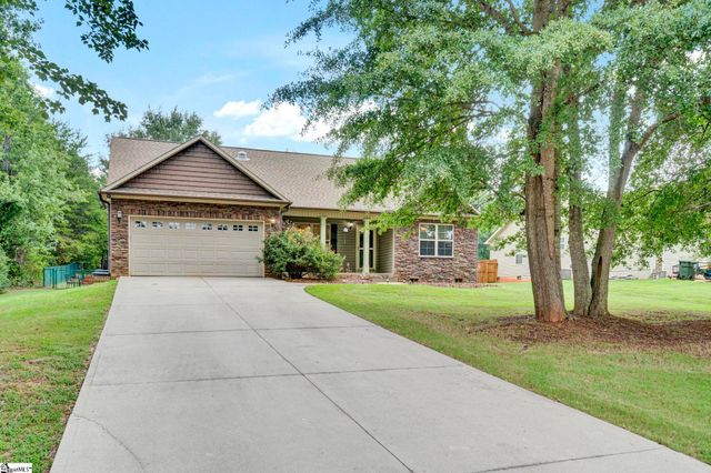 305 Bent River Drive, Inman, SC 29349