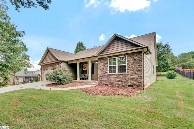305 Bent River Drive, Inman, SC 29349