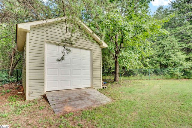 305 Bent River Drive, Inman, SC 29349