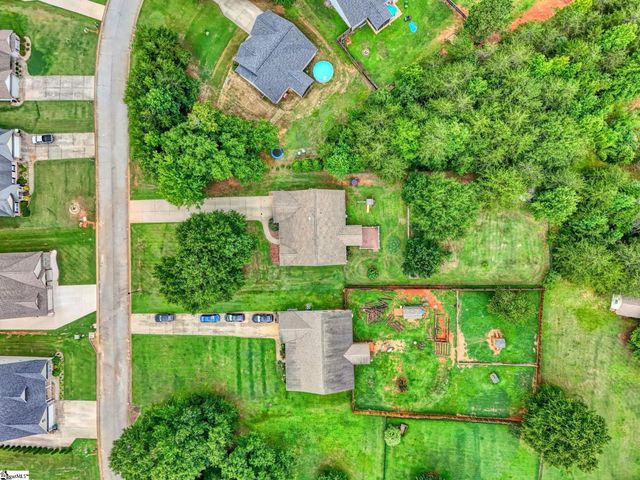 305 Bent River Drive, Inman, SC 29349