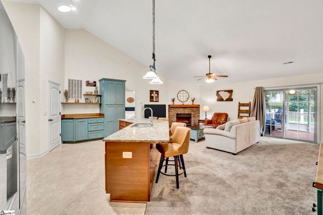 305 Bent River Drive, Inman, SC 29349