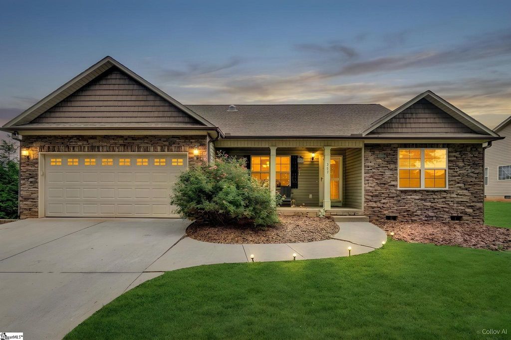 305 Bent River Drive, Inman, SC 29349