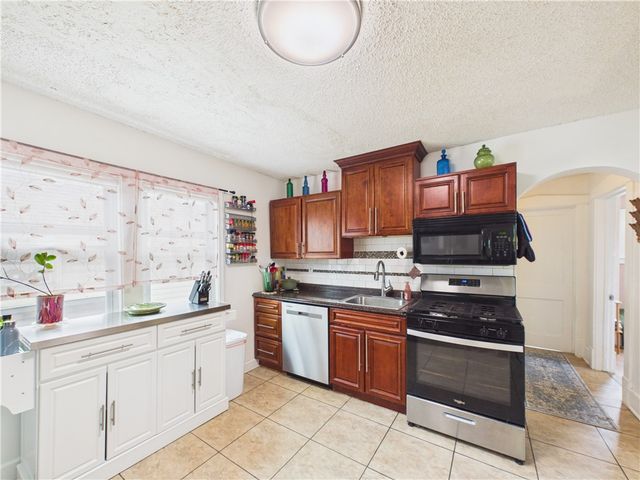 66 Grandview Ave, Tonawanda, NY 14223