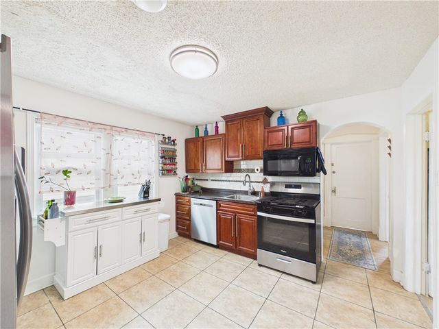 66 Grandview Ave, Tonawanda, NY 14223