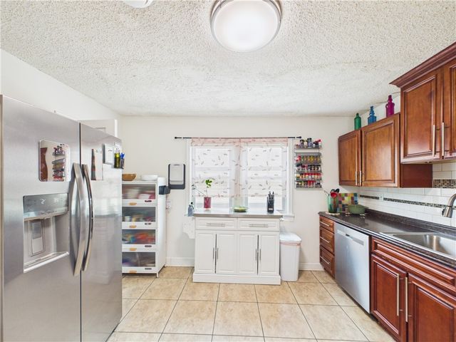 66 Grandview Ave, Tonawanda, NY 14223