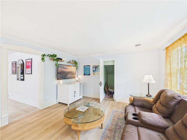 66 Grandview Ave, Tonawanda, NY 14223