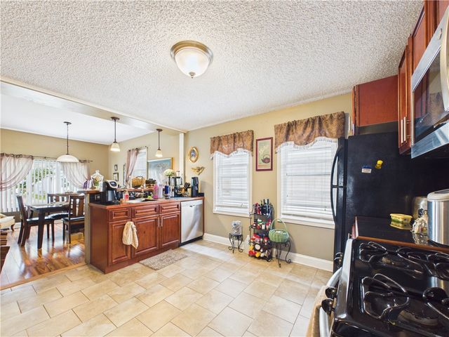 66 Grandview Ave, Tonawanda, NY 14223