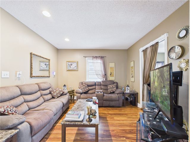 66 Grandview Ave, Tonawanda, NY 14223