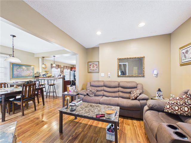 66 Grandview Ave, Tonawanda, NY 14223