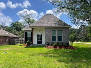 33606 Browning Rd, Denham Springs, LA 70706