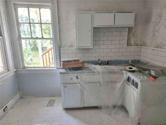 308 Lee Street, Chickasaw, AL 36611