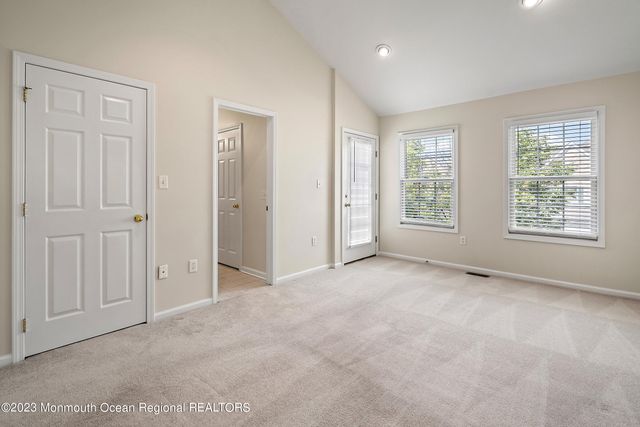 86 Deepwater Circle, Manalapan, NJ 07726