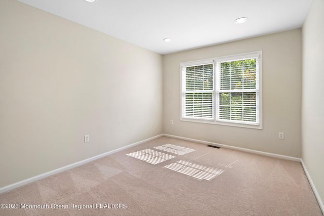 86 Deepwater Circle, Manalapan, NJ 07726