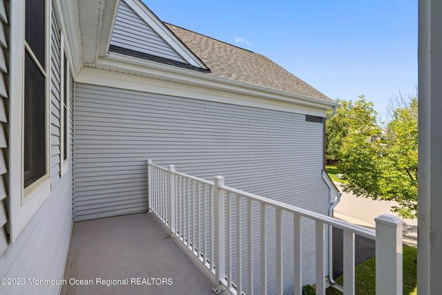 86 Deepwater Circle, Manalapan, NJ 07726