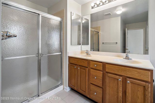 86 Deepwater Circle, Manalapan, NJ 07726