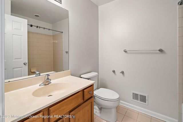 86 Deepwater Circle, Manalapan, NJ 07726