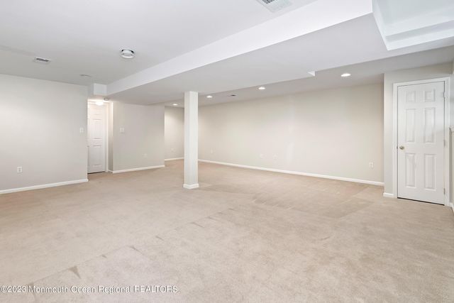 86 Deepwater Circle, Manalapan, NJ 07726