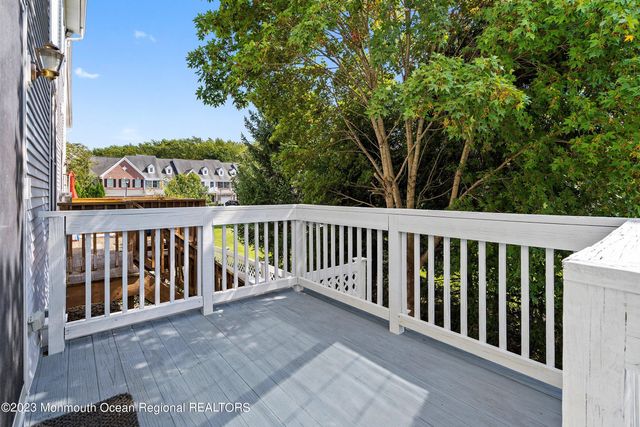 86 Deepwater Circle, Manalapan, NJ 07726