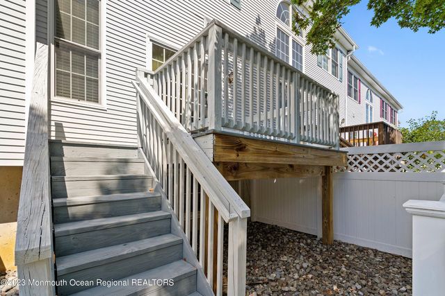 86 Deepwater Circle, Manalapan, NJ 07726