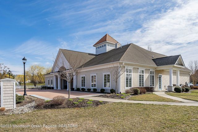 86 Deepwater Circle, Manalapan, NJ 07726