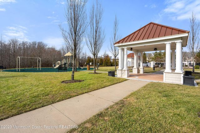 86 Deepwater Circle, Manalapan, NJ 07726