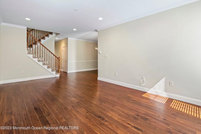 86 Deepwater Circle, Manalapan, NJ 07726