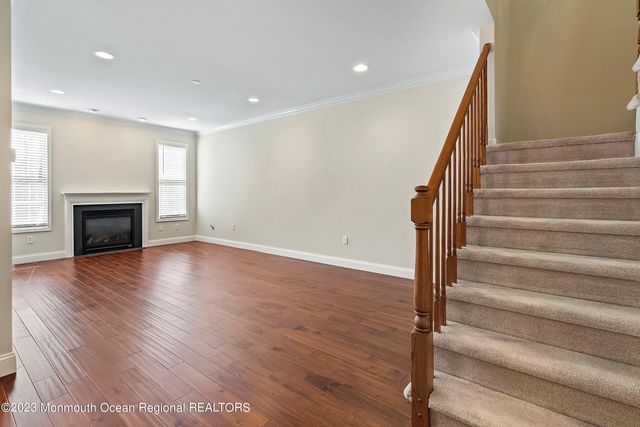 86 Deepwater Circle, Manalapan, NJ 07726