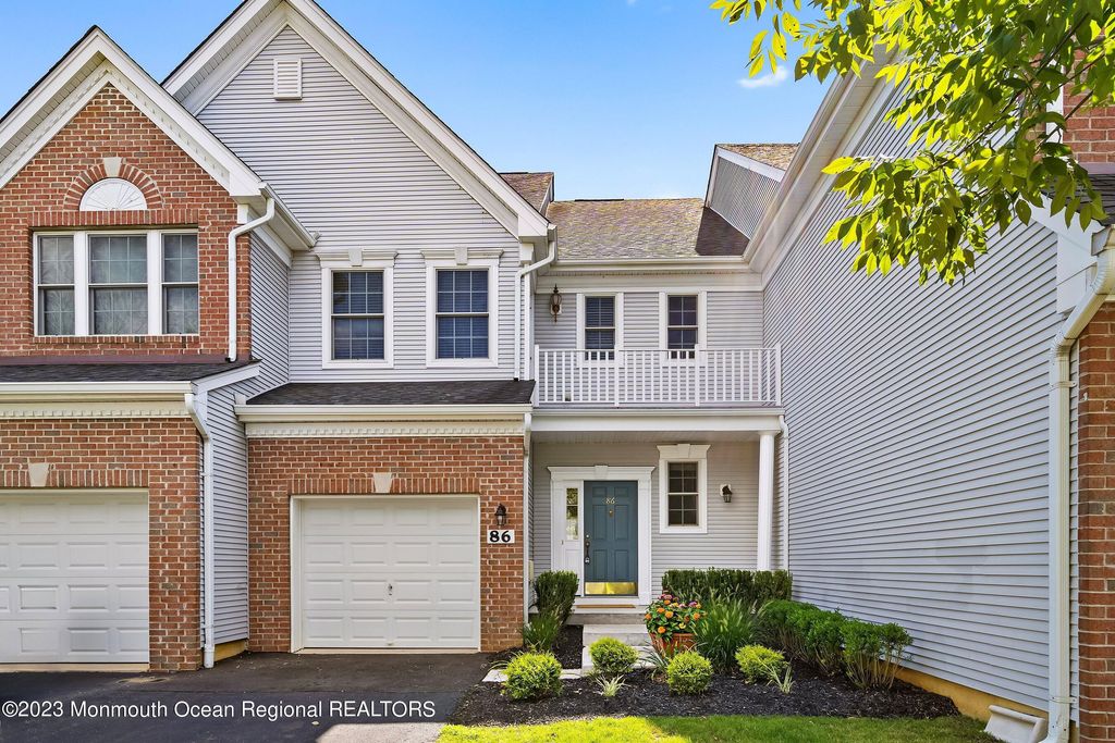 86 Deepwater Circle, Manalapan, NJ 07726