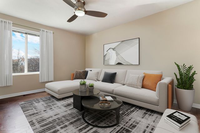 1141 Delta Court, Elgin, IL 60123