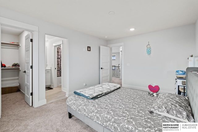 21103 Atwood Avenue, Elkhorn, NE 68022