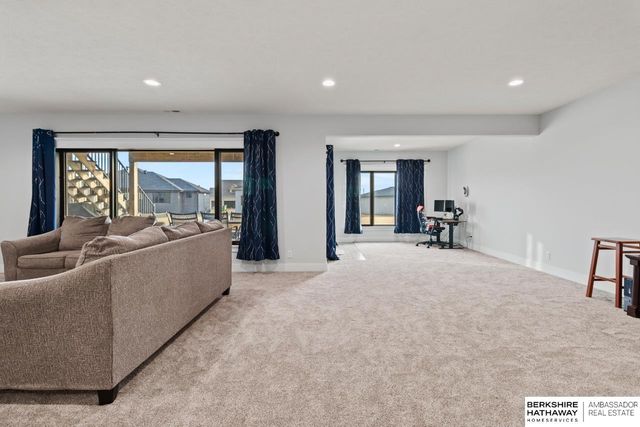 21103 Atwood Avenue, Elkhorn, NE 68022