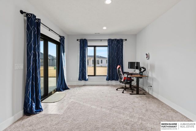 21103 Atwood Avenue, Elkhorn, NE 68022