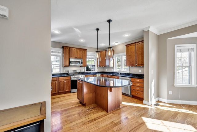 6 Dexter Avenue, Sandwich, MA 02563