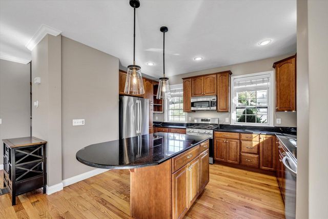 6 Dexter Avenue, Sandwich, MA 02563