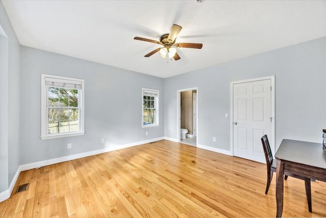 6 Dexter Avenue, Sandwich, MA 02563