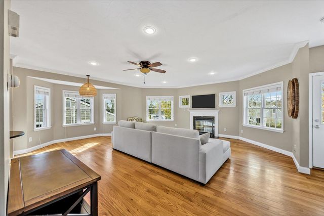 6 Dexter Avenue, Sandwich, MA 02563