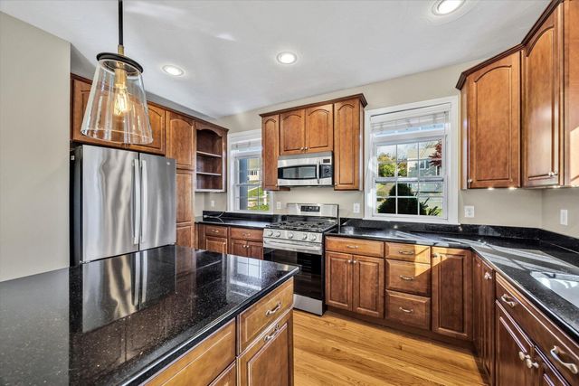 6 Dexter Avenue, Sandwich, MA 02563