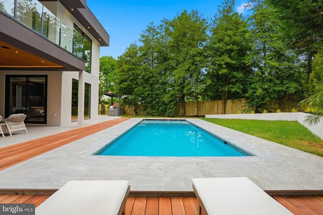 1803 DUMBARTON ST, Mclean, VA 22101