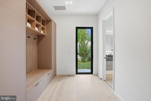 1803 DUMBARTON ST, Mclean, VA 22101