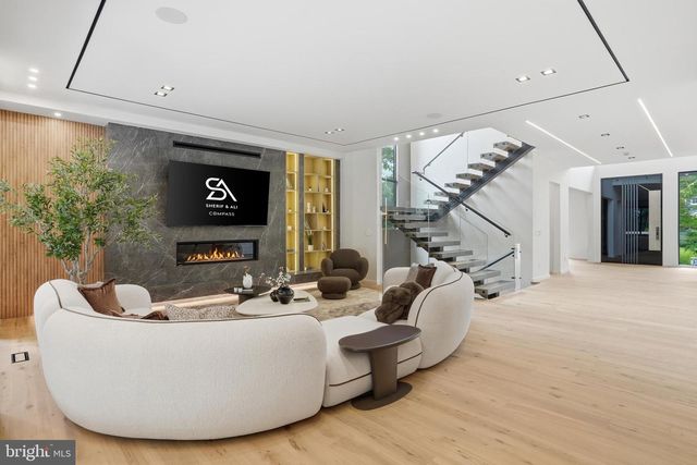 1803 DUMBARTON ST, Mclean, VA 22101