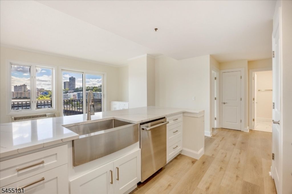 6315 City Pl 315, Edgewater Boro, NJ 07020 — photo 3