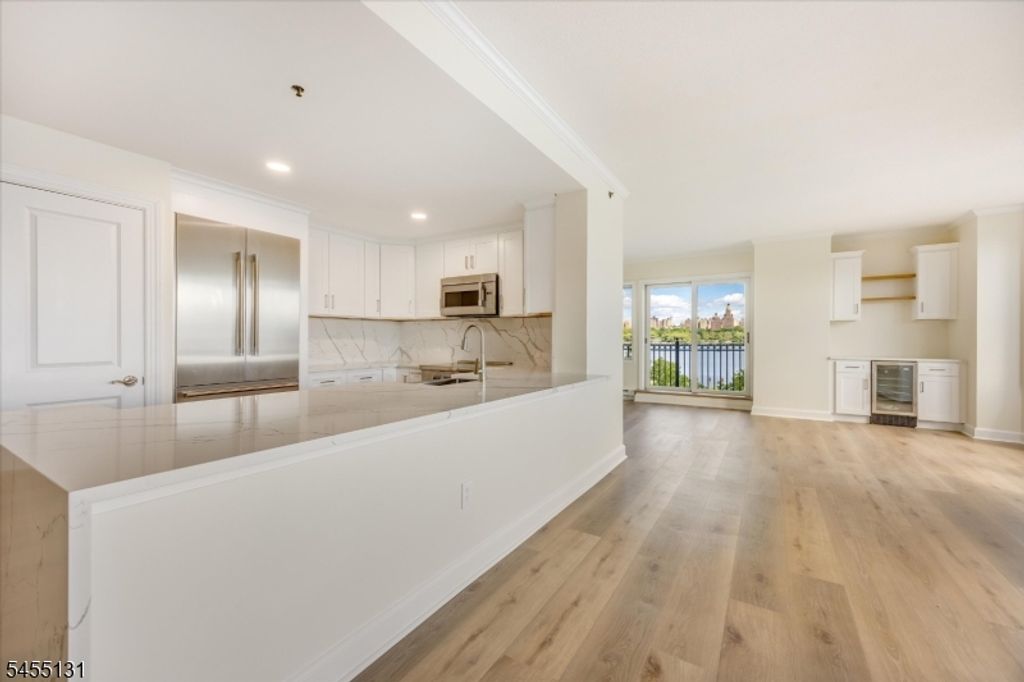 6315 City Pl 315, Edgewater Boro, NJ 07020 — photo 4