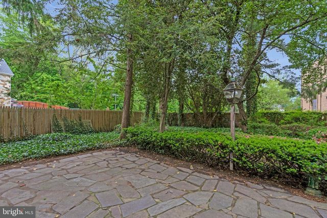 3 SHELBOURNE AVE, Trenton, NJ 08618