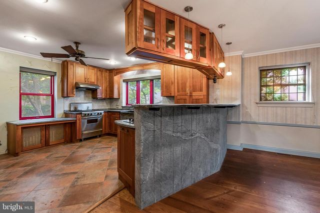 3 SHELBOURNE AVE, Trenton, NJ 08618