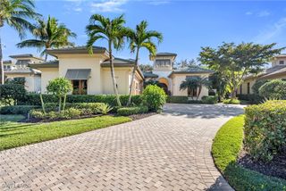 28724 La Caille DR, Naples, FL 34119